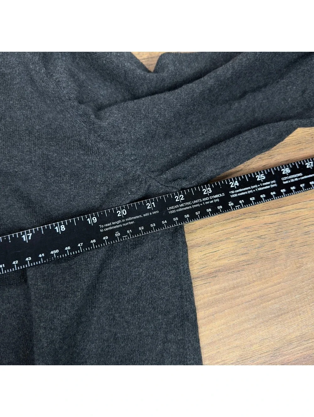 Vintage Eddie Bauer Mens L V-Neck Sweater Relaxed Fit Knit